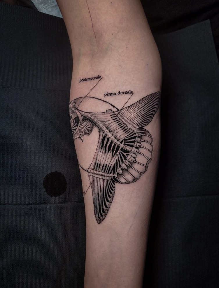 Fine Line Tattoo von Oleksii Chykhman in Hamburg — Arbeit 6