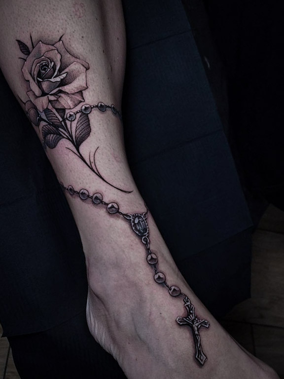 Fine Line Tattoo von Oleksii Chykhman in Hamburg — Arbeit 9