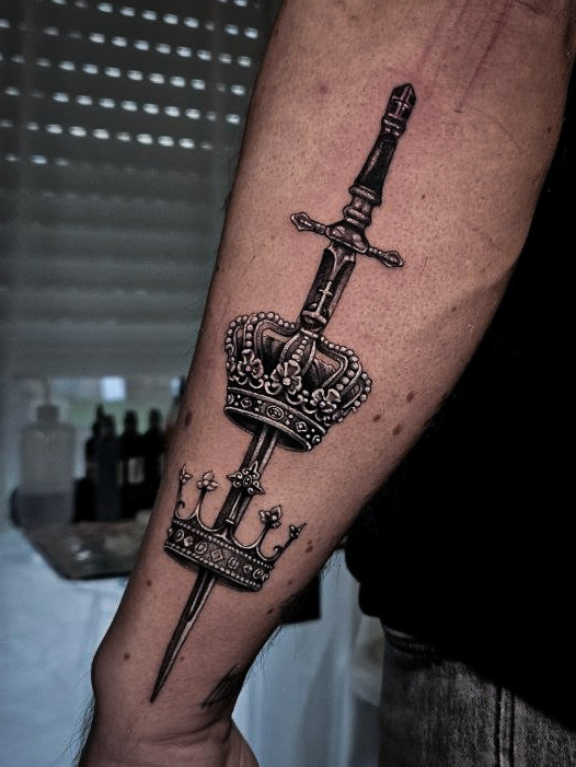 Grafik Tattoo von Oleksii Chykhman in Hamburg — Arbeit 9
