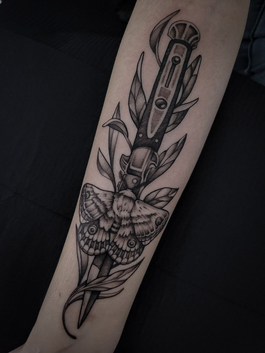 Grafik Tattoo von Oleksii Chykhman in Hamburg — Arbeit 10