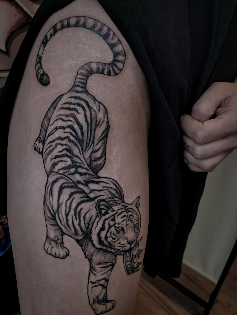 Grafik Tattoo von Oleksii Chykhman in Hamburg — Arbeit 6