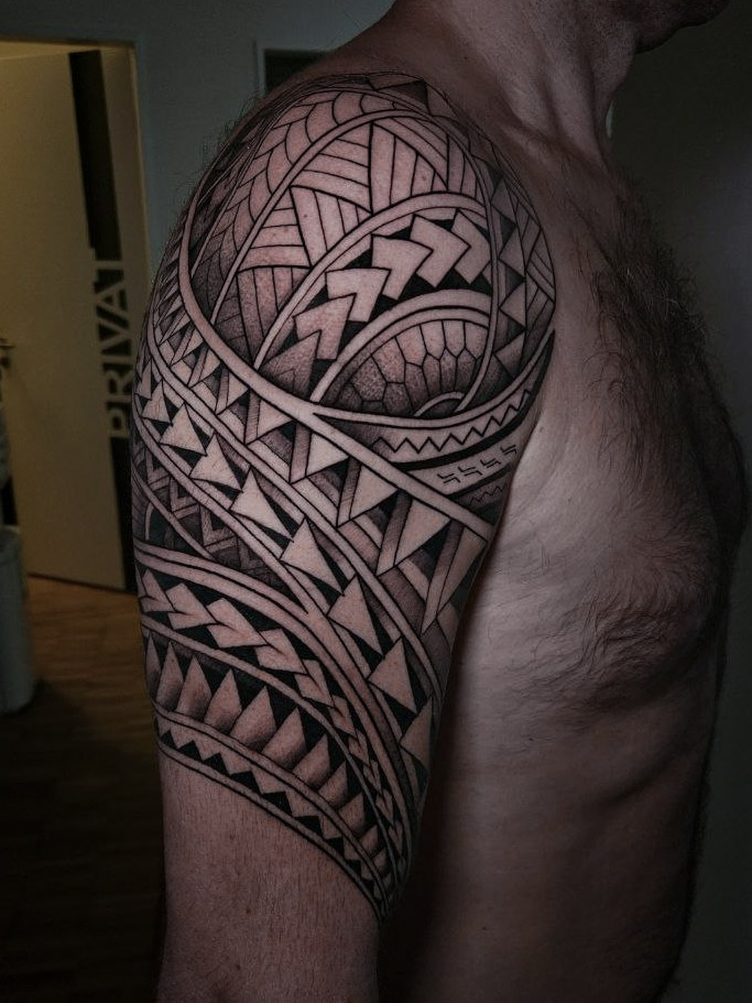 Polynesisch Tattoo von Oleksii Chykhman in Hamburg — Arbeit 4