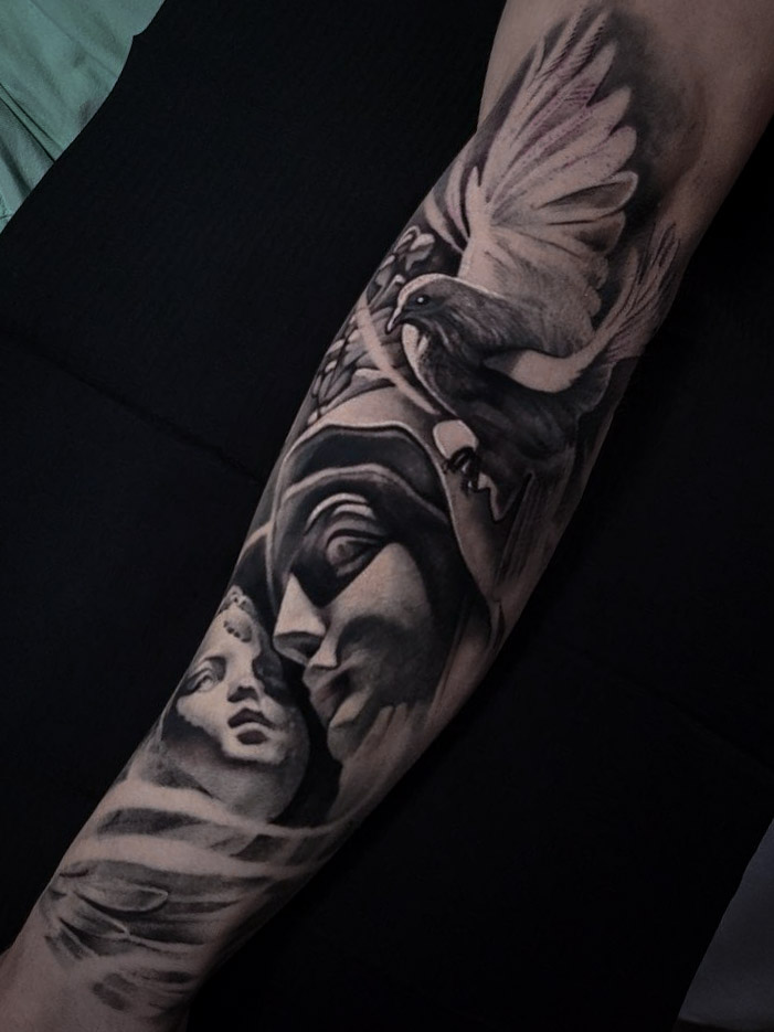 Realismus Tattoo von Oleksii Chykhman in Hamburg — Arbeit 10